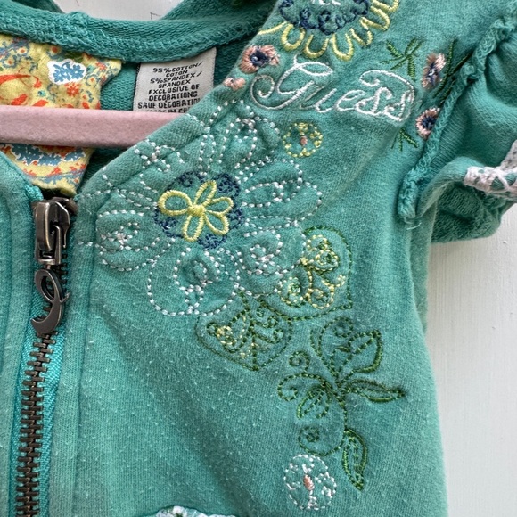 Guess 3T Girls Green Embroidered Short Sleeve Hoodie Sweatshirt with Lace Trim - Picture 2 of 9